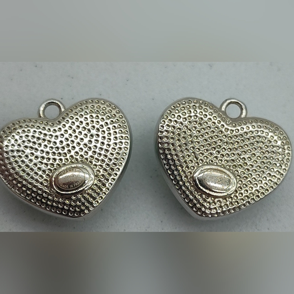 CHANEL 22C Cruise Green Resin Heart CC Charms Pair Silver Crystal Made France - Picture 4 of 7